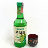 01 Bebida Coreana Soju Chum Churum Sabores + 01 Copo