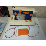 Antiga Mini Máquina De Costura Da Estrela Funcionando