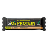 Barra De Proteína Vegana Baunilha E Pasta De Amendoim Cobertura Chocolate Meio Amargo Bio2 Protein Pacote 45g