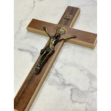 Cruz Crucifixo De Parede Madeira E Metal São Bento 34cm