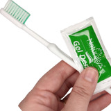 Escova Dente Descartável + Creme Dental