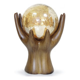 Estatueta Enfeite Decoração Mesa Sala Mãos Com Esfera Bola Cor Amadeirado