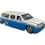 Ford Excursion Lowrider Truckin Loose Muscle Machines 1/64