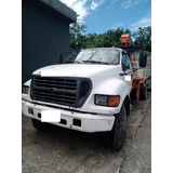 Ford F12000 Munck - 2002
