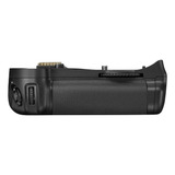 D700