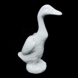 Antiga Escultura De Pato Em Porcelana