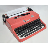 Antiga Maquina De Escrever Olivetti Anos