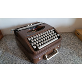 Antiga Maquina Escrever Olivetti Lettera 82 Chocolate Rara