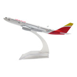 Avião Comercial Airbus Boeing Miniatura De Metal 15cm Cor Iberia Linhas Aereas Airbus A330