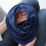 Babador Bandana Impermeável Com Regulagem Malha Liso Cor Azul marinho