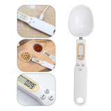 Balança Digital De Colher Doméstica Pesando Ingredientes