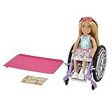 Barbie Chelsea Com Cadeira De Rodas Boneca Loira Com Vestido Cadeira Rampa Acessórios E Adesivos Para Personalizar Brinquedo 3 Anos Mattel HGP29 