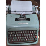 Belíssima Máquina De Escrever Olivetti Studio
