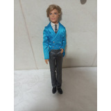 Boneco Ken Príncipe Liam