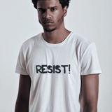 Camiseta Unisex Resist Roger