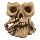 Cinzeiro Cranio Caveira Fumando Cigarro Decorativo De Resina