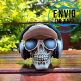 Crânio Com Boné Óculos E Fone De Ouvido