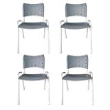 Ecom Home Kit 4 Cadeiras ISO Cinza Na Base Branca Comercial Empilháveis Para Escolas Bares Restaurantes Igrejas Sorveterias E Comércio