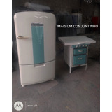 Geladeira Antiga Restaurada Retrô