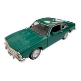 Miniatura Ford Maverick, 1974, Escala 1:24 (novo) - Motormax