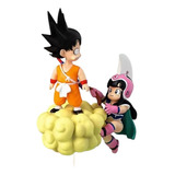 Miniatura Goku E Chichi Suspensos No Ar Em Uma Nuvem Voadora
